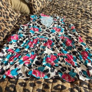 Leopard/ flower print size XL runs big